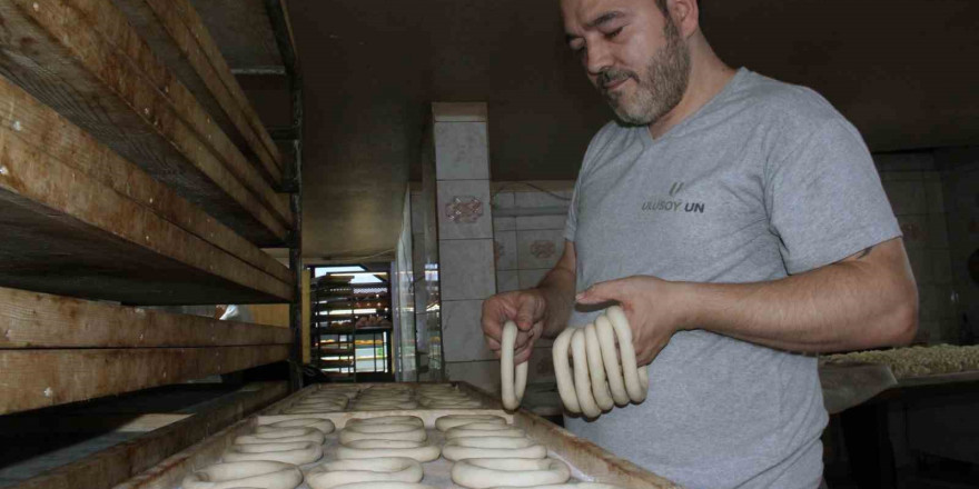 Giresun’un asırlık lezzet mirası; susamsız pekmezli simit