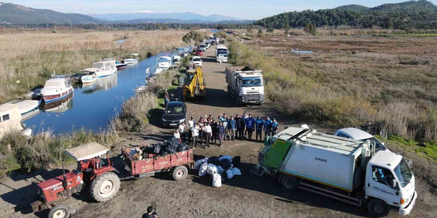 Gökçe sulak alanında çevre temizliği