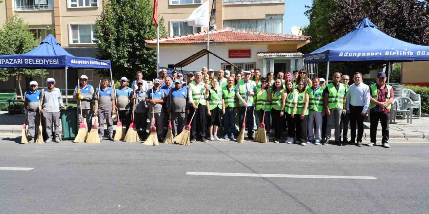 Gökmeydan Mahallesi’nden örnek “Temizlik Hareketi” başladı