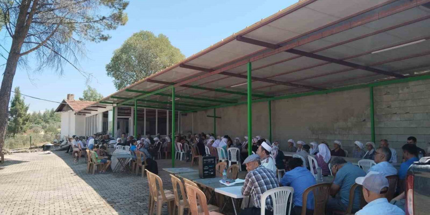 Göktepe halkı kuraklık nedeniyle yağmur duasına çıktı