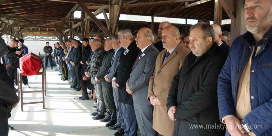 Gölette cansız bedeni bulunan AK Partili eski Belediye Başkanı, toprağa verildi