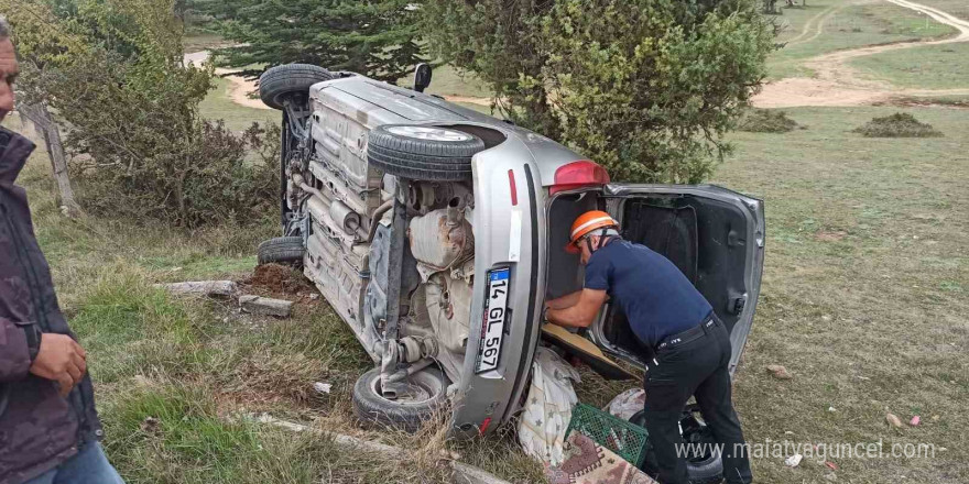 Gölköy’de kontrolden çıkan otomobil devrildi: 2 yaralı