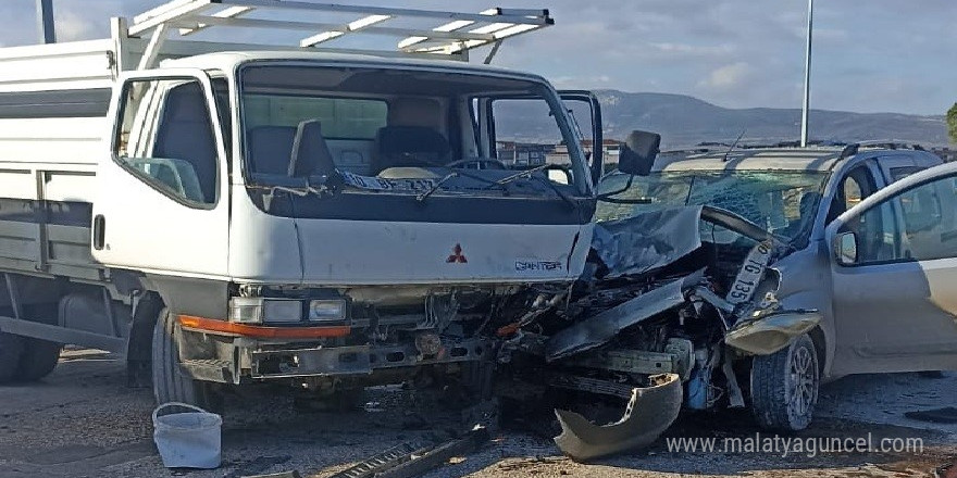 Gönen-Manyas çevre yolunda trafik kazası: 1 kişi yaralandı