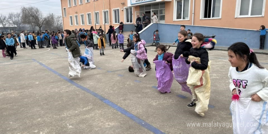 Gönüllü gençlerinden öğrencilere unutulmaz bir gün