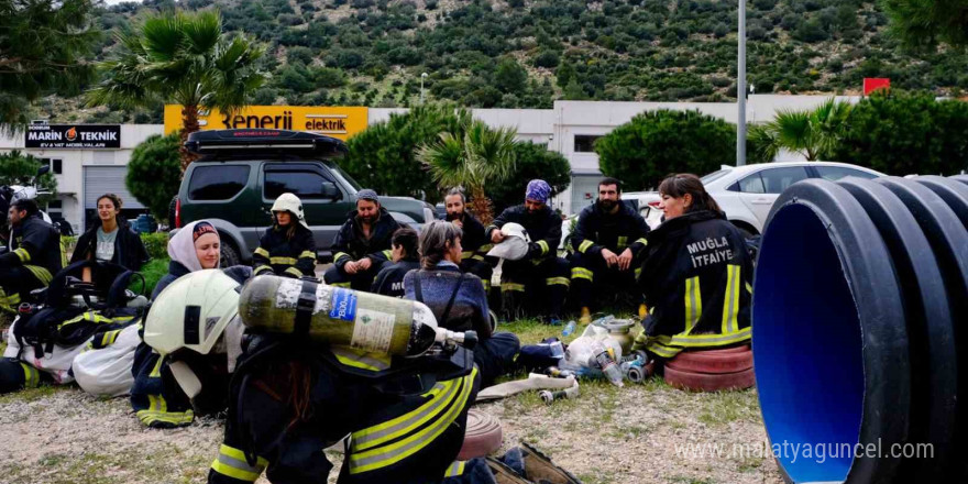 Gönüllü itfaiyeci eğitimleri devam ediyor