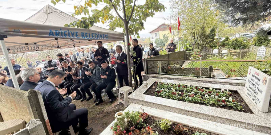 Görevi başında şehit edilen Kaymakam Safitürk, vefatının 8’inci yılında kabri başında anıldı