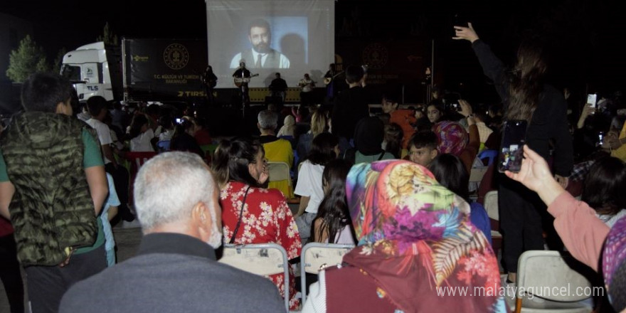 Grup Gezgin Ozanlar’dan Dicle’de konser ve sinema gösterisi etkinliği