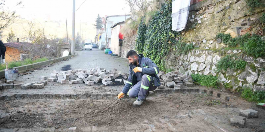 Güneşli havayı fırsat bilen ekiplerin yol mesaisi