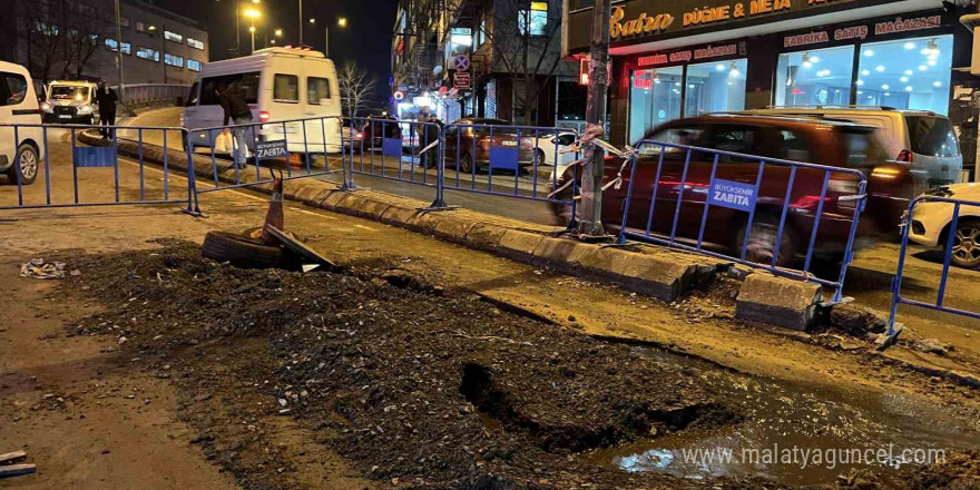 Güngören’de İSKİ’nin çalışması sırasında aynı yol ikinci kez çöktü