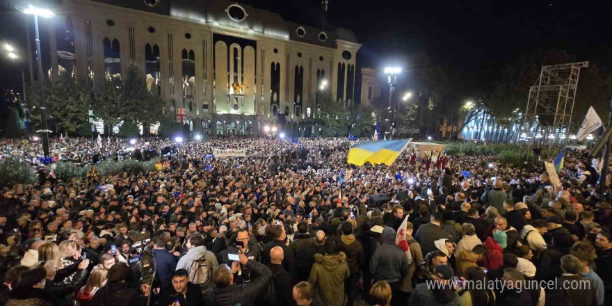 Gürcistan’da muhalefetin öncülüğünde düzenlenen eylemle seçim sonuçları protesto edildi