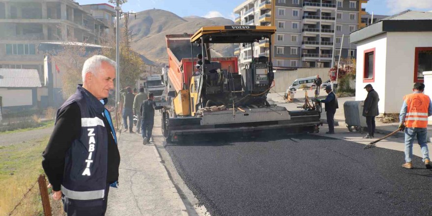 Hakkari Belediyesinden asfalt çalışması