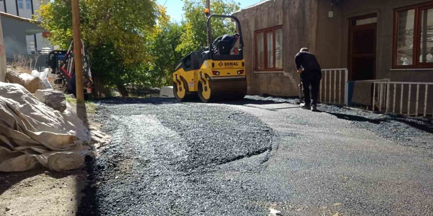 Hakkari Belediyesinden yama asfalt çalışması