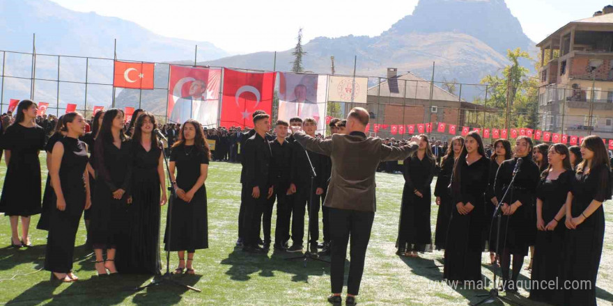 Hakkari’de Cumhuriyet Bayramı coşkusu