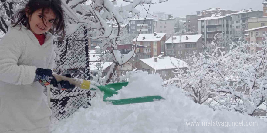 Hakkari’de kartpostallık kar manzaraları