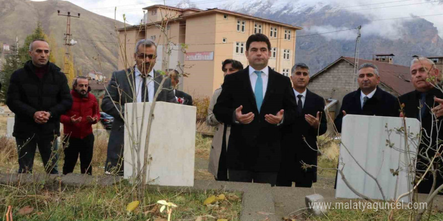 Hakkari’de vefat eden öğretmenler unutulmadı