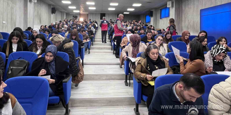 Hakkari’ye yeni atanan öğretmenlere seminer