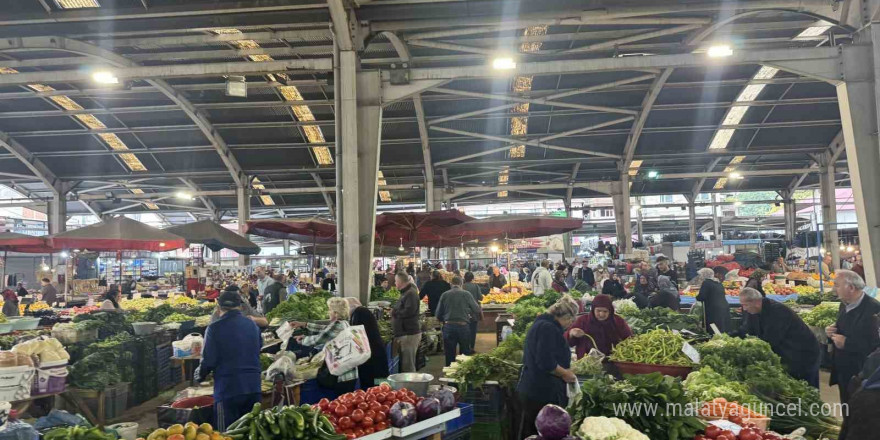 Halk pazarında fiyatların yüksek olması ilgiyi düşürdü