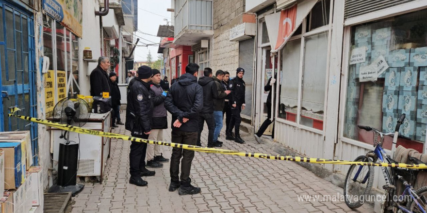 Hamur makinesine takılan atkı sonu oldu