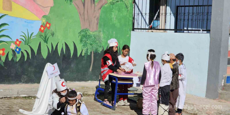 Hamur’da Kızılay Haftası etkinlikleri renkli görüntülere sahne oldu