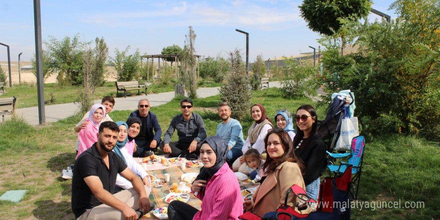 Hamur’da öğretmenler bir araya geldi