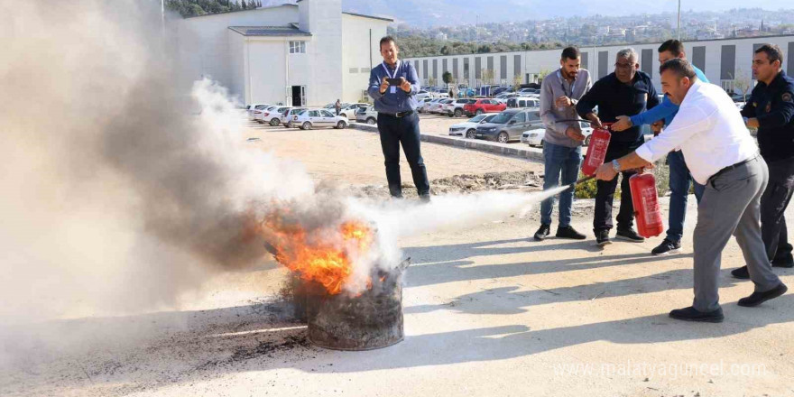 Hastane personeline yangın eğitimi verildi