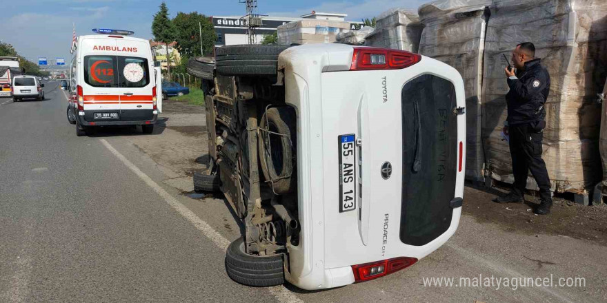 Hastaneye giderken kaza geçirdiler: 2 yaralı