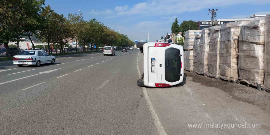 Hastaneye giderken kaza geçirdiler: 2 yaralı