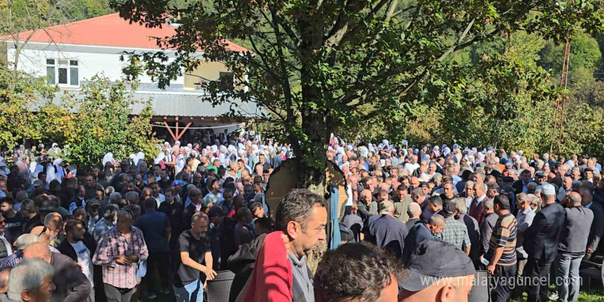 Hayatını kaybeden meclis üyesi son yolculuğuna uğurlandı