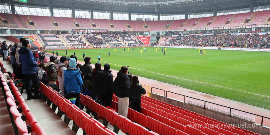 Hazırladığı proje sayesinde yüzlerce çocuğu Eskişehirspor tribünleriyle tanıştırdı