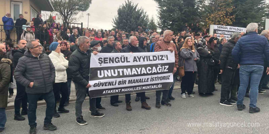 Hemşire Şengül Ayyıldız’ın sevenleri sağlık ocağı önünde basın açıklaması yaptı