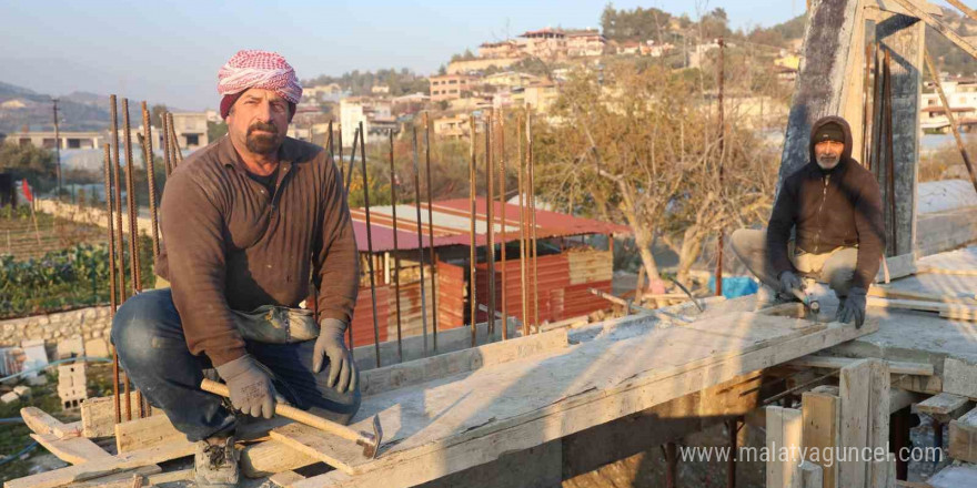 Her köşesinde binaların yükseldiği Hatay’da inşaat kalıpçılarının yevmiyesi bin 750 TL’yi buldu