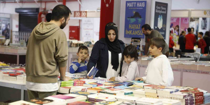 Her yaştan vatandaş Aydın Kitap Fuarı’nda buluşuyor