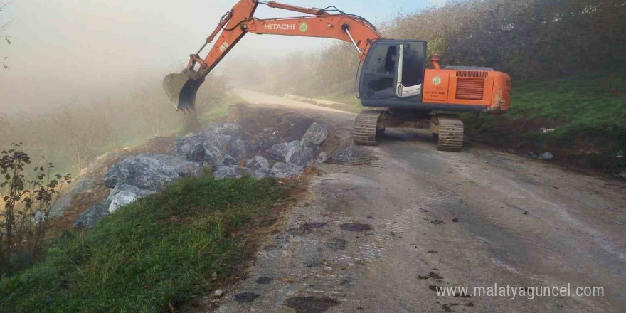 Heyelan bölgesinde hummalı çalışma