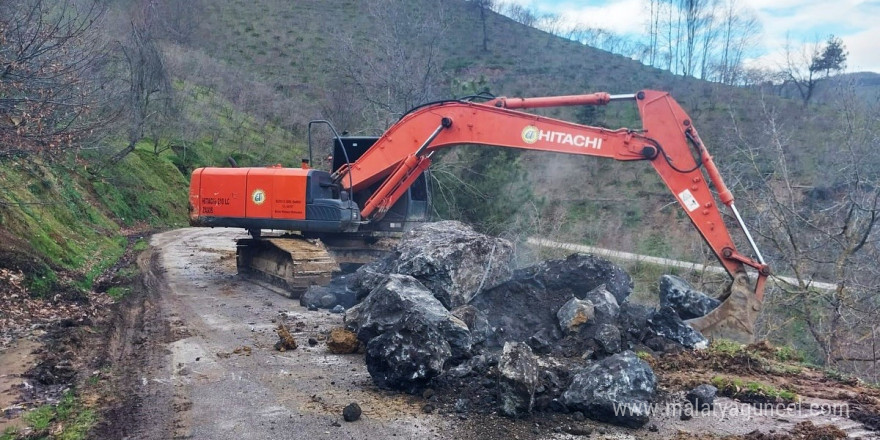 Heyelan sonrası çalışmalar hızla devam ediyor