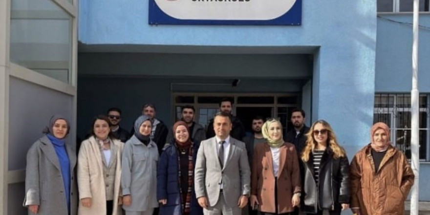 Hınıs Mehmet Akif Ersoy Ortaokulu açık hava eğitimi projesi ile Avrupa’da