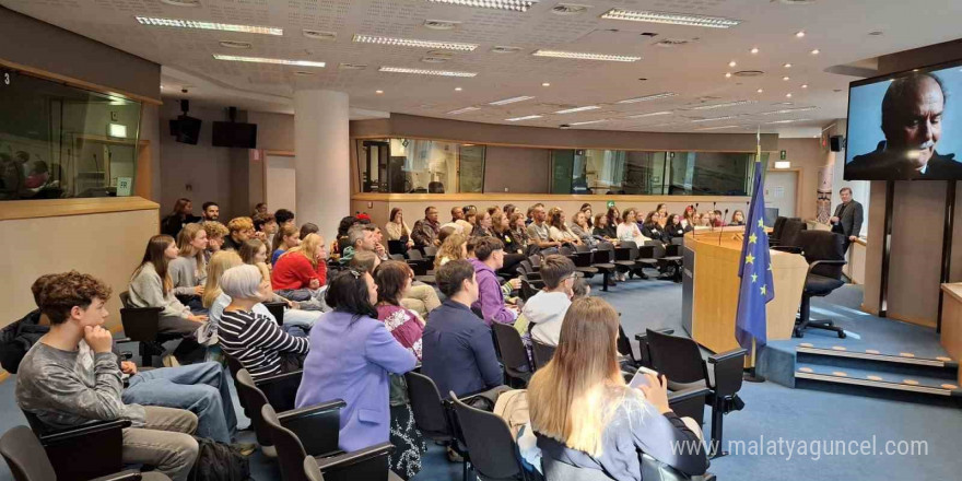 Hınıs Mehmet Akif Ersoy Ortaokulu Erasmus projesine ortak oldu