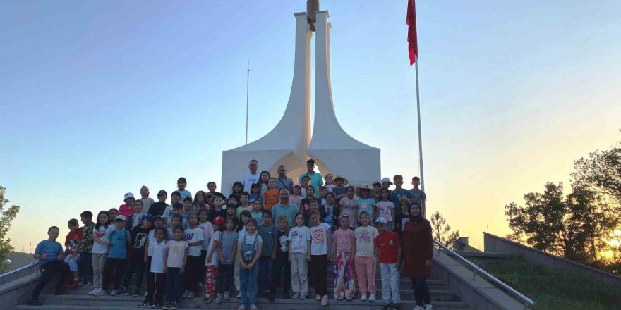 Hisarcık Atatürk İlkokulu öğrencileri Kütahya’nın ilçelerindeki tarihi yerleri tanıdı