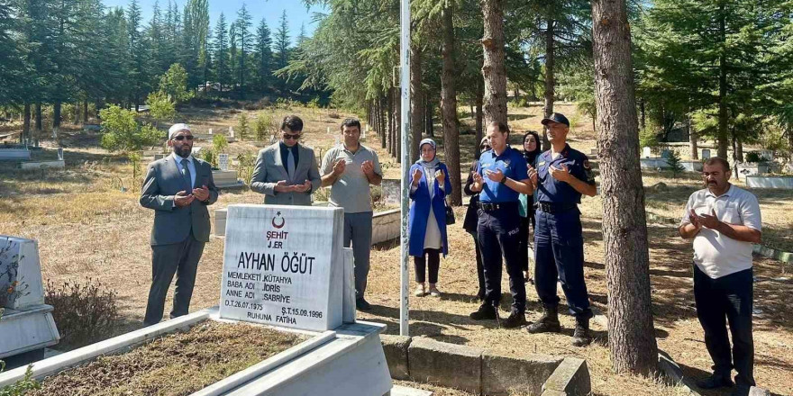 Hisarcıklı şehit asker mezarı başında anıldı