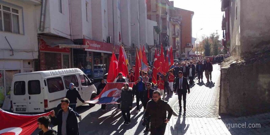 Hisarcık’ta Cumhuriyet Yürüyüşü