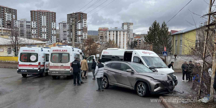 İçerisinde bulunduğu servis kaza yaptı, o 'Dedeme gidecektim' diye ağladı