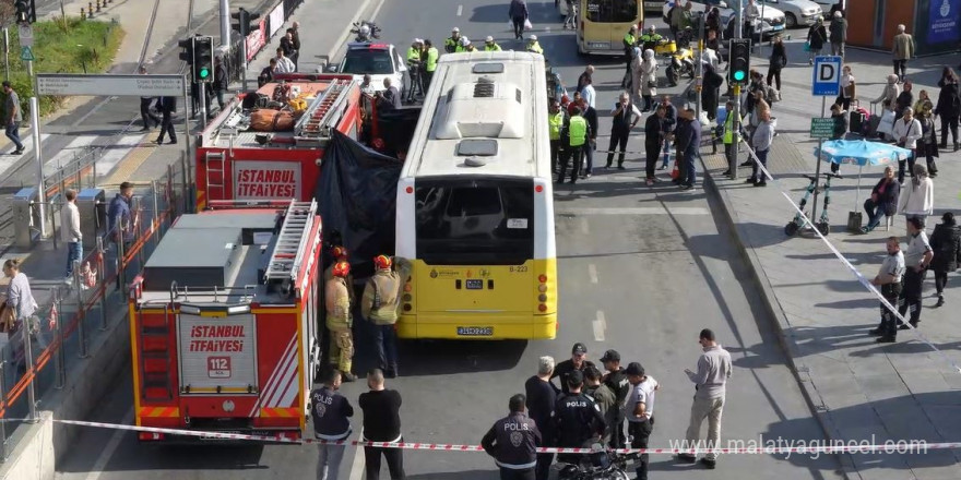 İETT otobüsü yolun karşısına geçmeye çalışan kadını ezdi