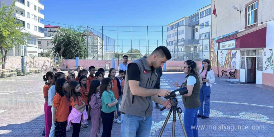 Iğdır’da öğrenciler için kuş gözlem etkinliği düzenlendi