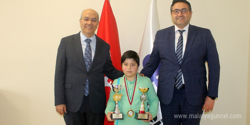 İhlas Koleji öğrencisi, Türkiye Beyin Olimpiyatlarında Türkiye birincisi oldu