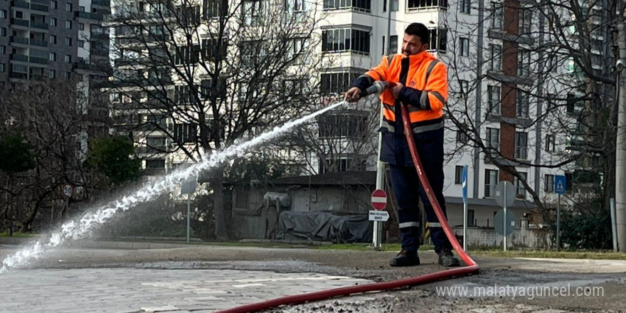 İkadım’da 24 saat temizlik mesaisi