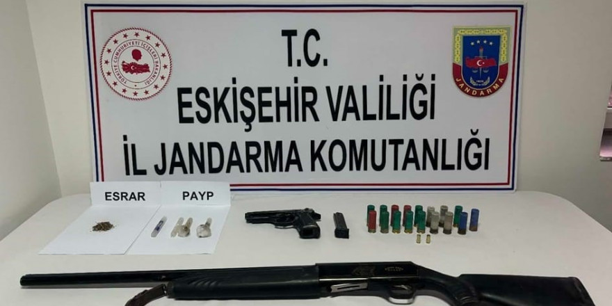 İkametlerinde uyuşturucu madde bulunduran 8 şüpheli hakkında işlem yapıldı