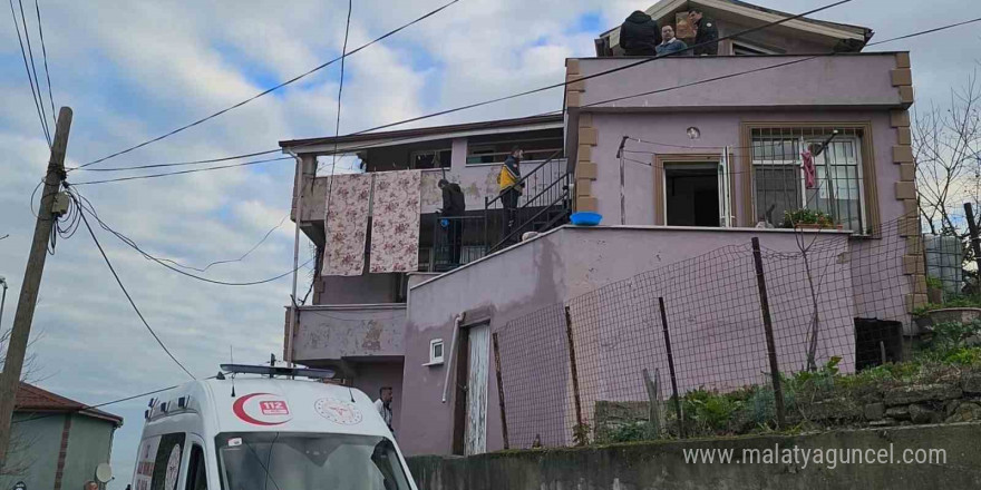 İki çocuk annesi kadın evinde ölü bulundu