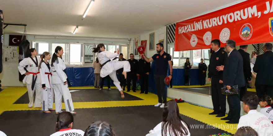 İl Jandarma Komutanı Dedebağı’ndan Erva Develi Spor Kulübü’ne ziyaret