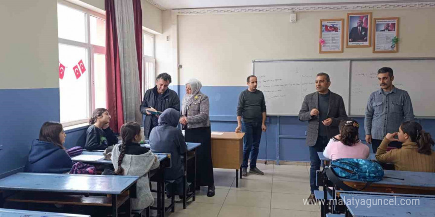 İlçe Milli Eğitim Müdürü Yeşilova’dan Etüt Van ziyaretleri