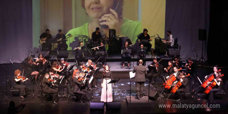 İlk kez bir Türk orkestrası, Toygar Işıklı’nın eserlerini seslendirdi