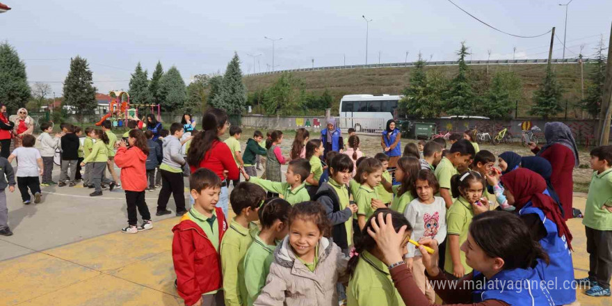 İlkokul öğrencileri bilim etkinliği yaptı